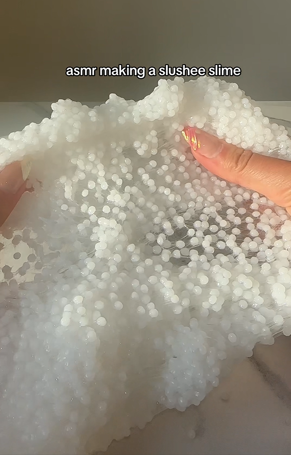 How to make slushee slime using Elmer’s white glue and Victory Pellets, demonstrated by Nichole Jacklyne in ASMR tutorial